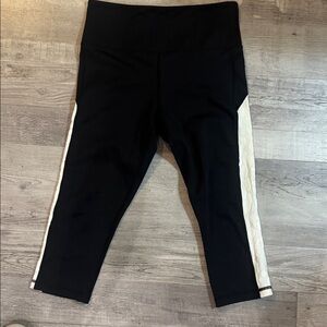 Zyia Legging Cropped Athleisure Yoga Minimalist Sporty Lounge Black Size 6/8